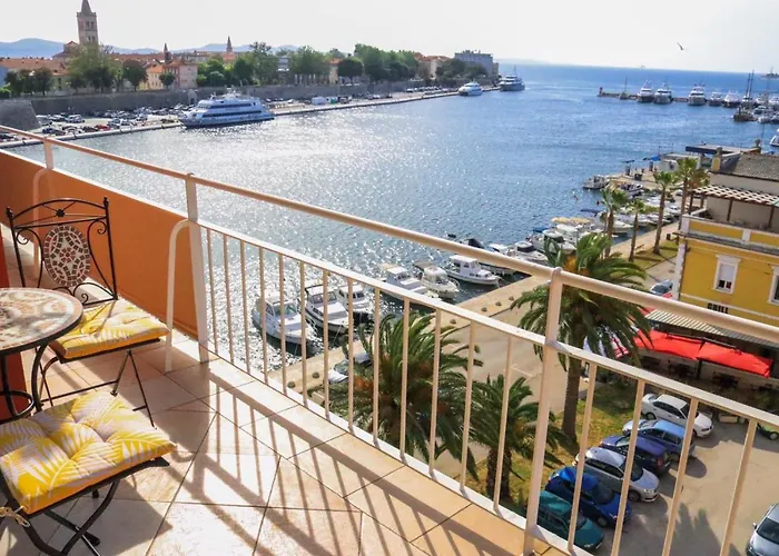 公寓 Jure Bili 扎达尔